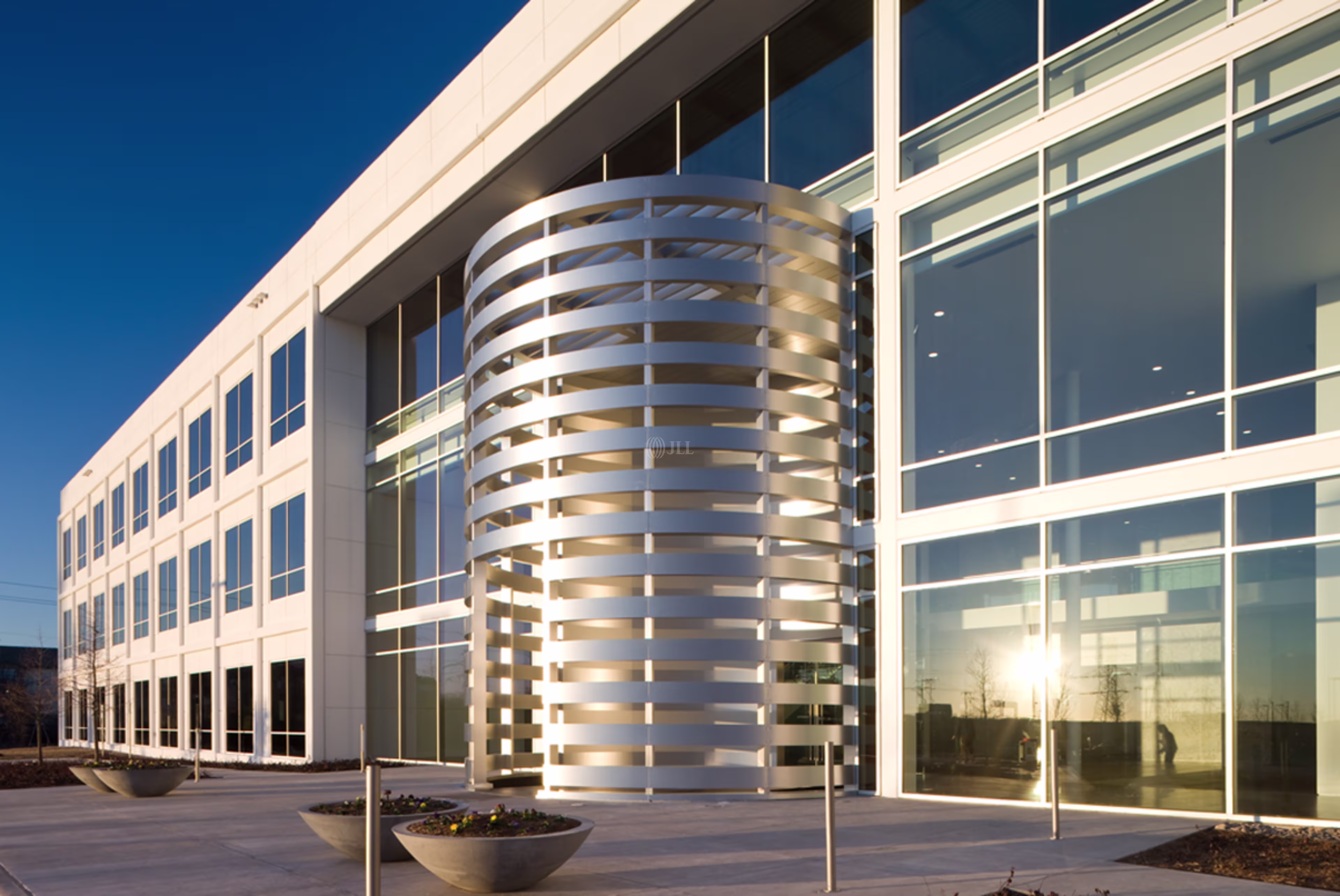 6100 W Plano Pkwy