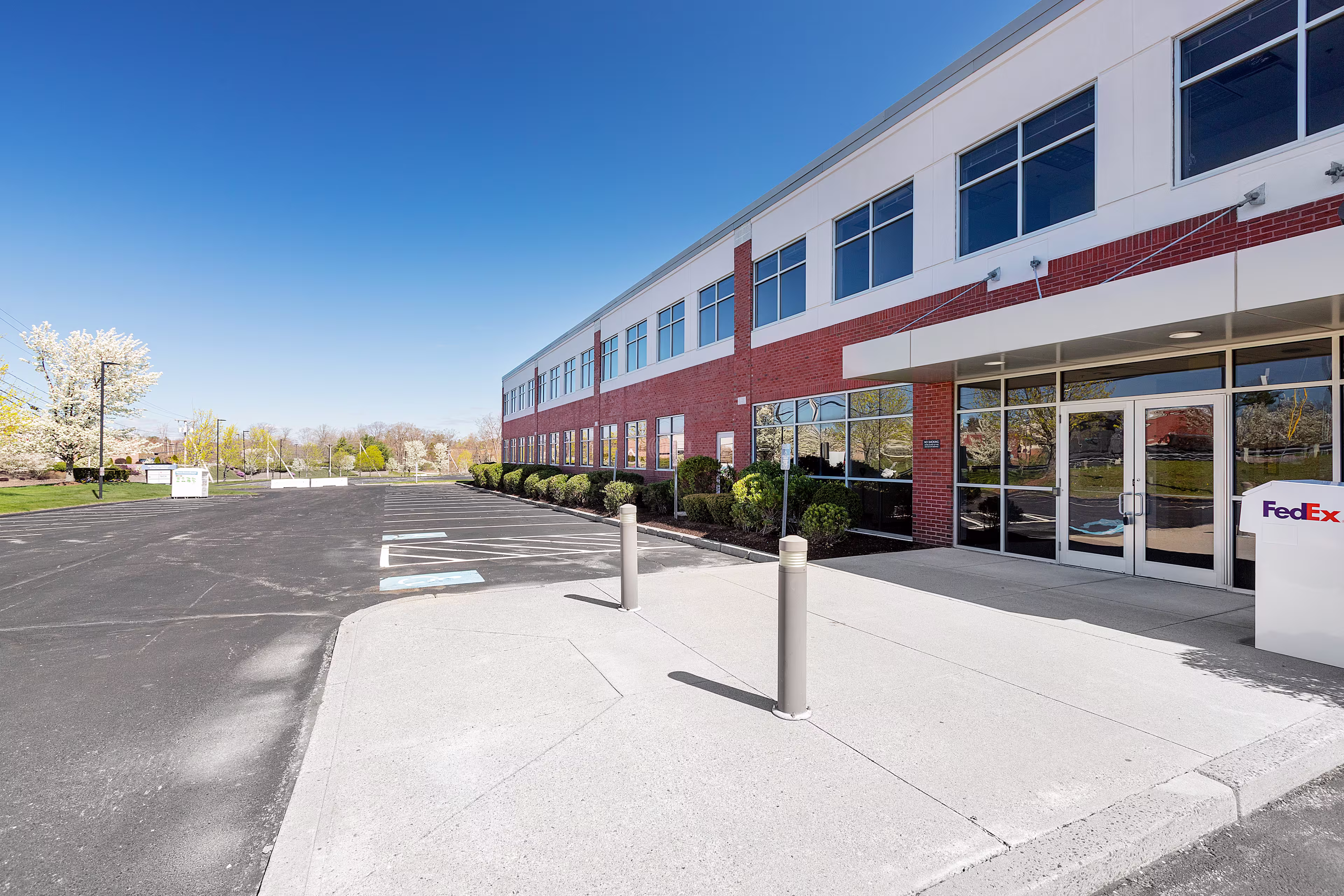 800 Technology Center Dr