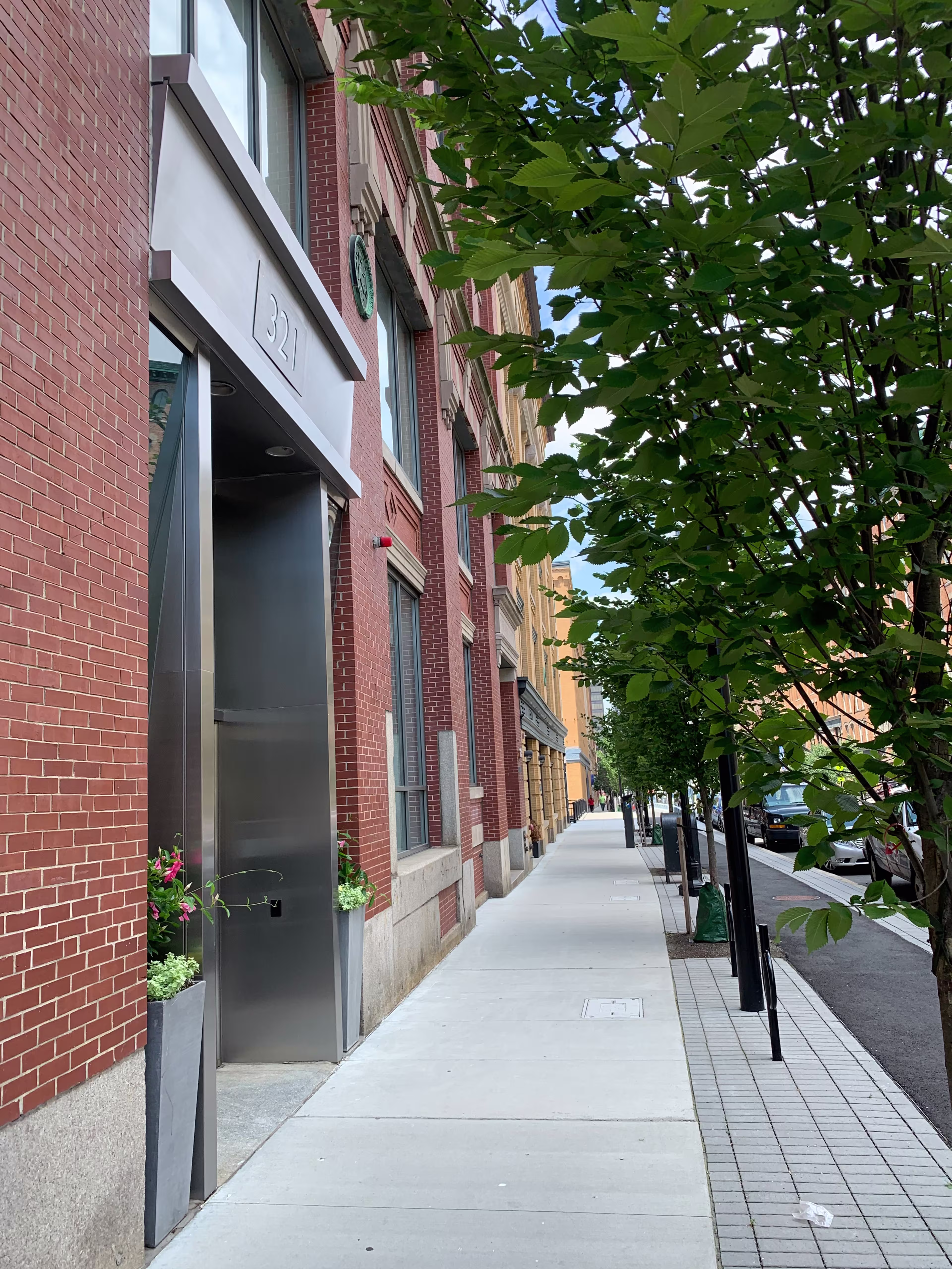 321 Summer St