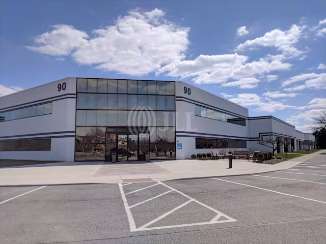 90 S Commerce Way — Lease in Bethlehem, PA, photo 6 of 8