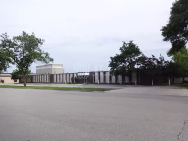 11925 W Carmen Ave — Lease in Milwaukee, WI, photo 5 of 8