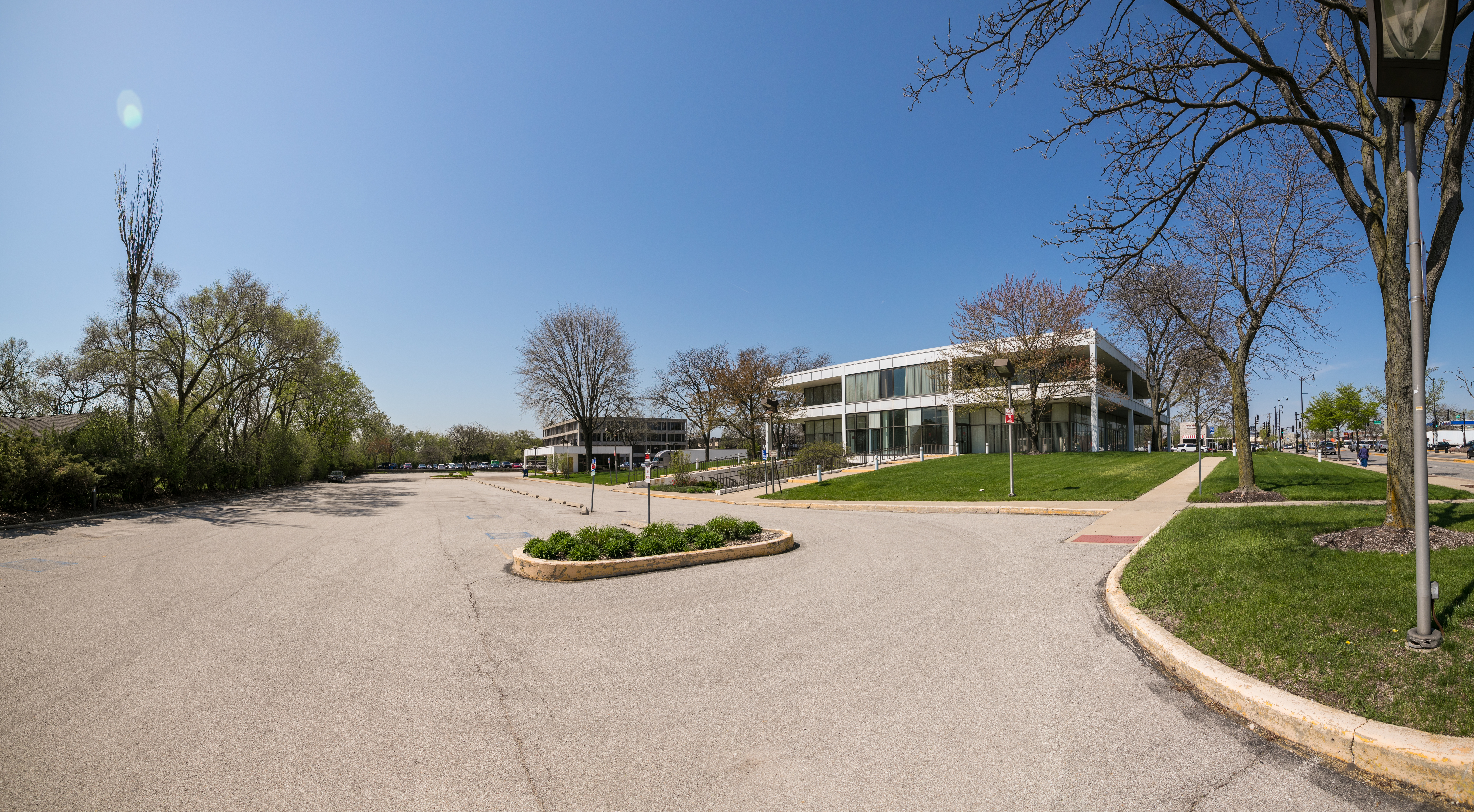 4747 Dempster St — Lease in Skokie, IL, photo 3 of 8