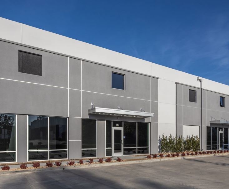 18 -38 Thomas — Lease in Irvine, CA, photo 1 of 8
