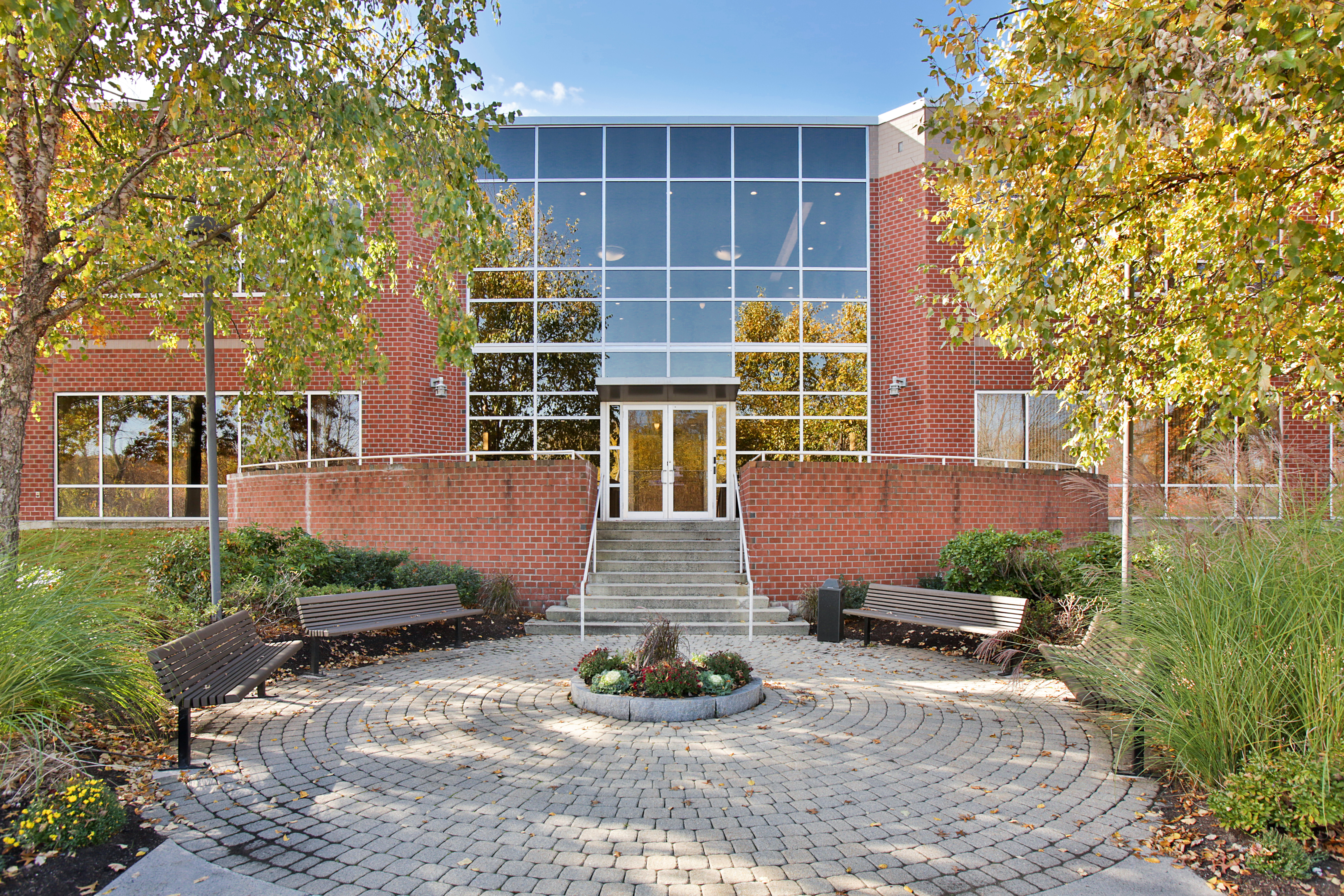 35 New England Business Center, 35 New England Business
