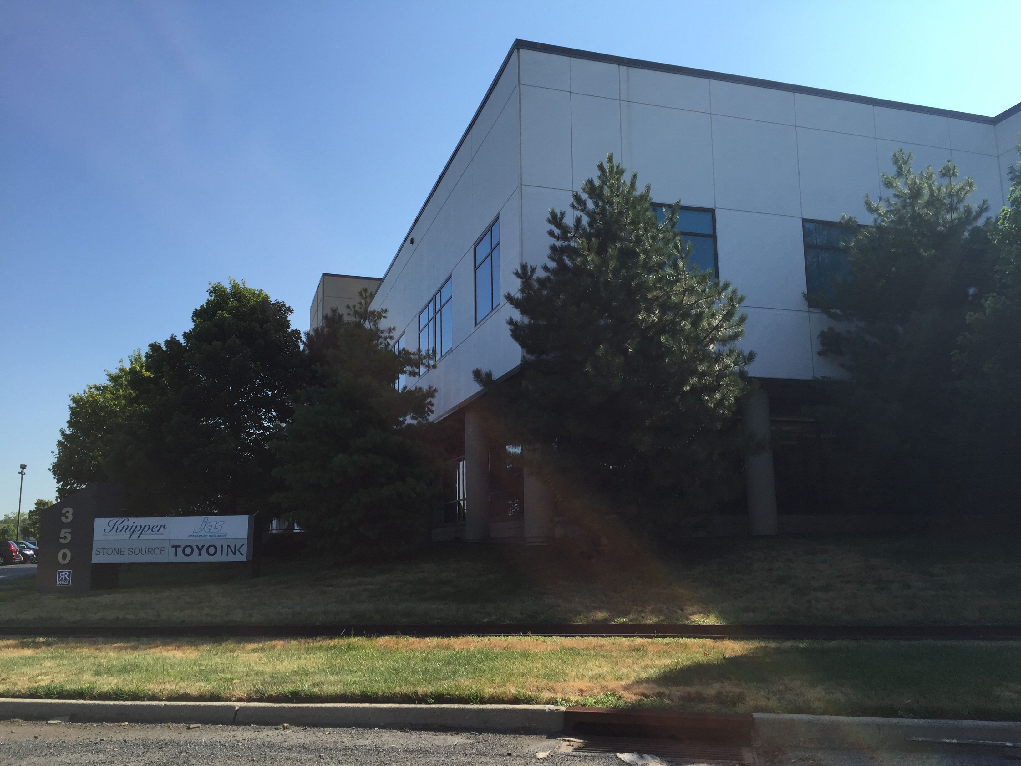 Meadowlands Distribution Center 1 — Lease in Carlstadt, NJ, photo 3 of 8