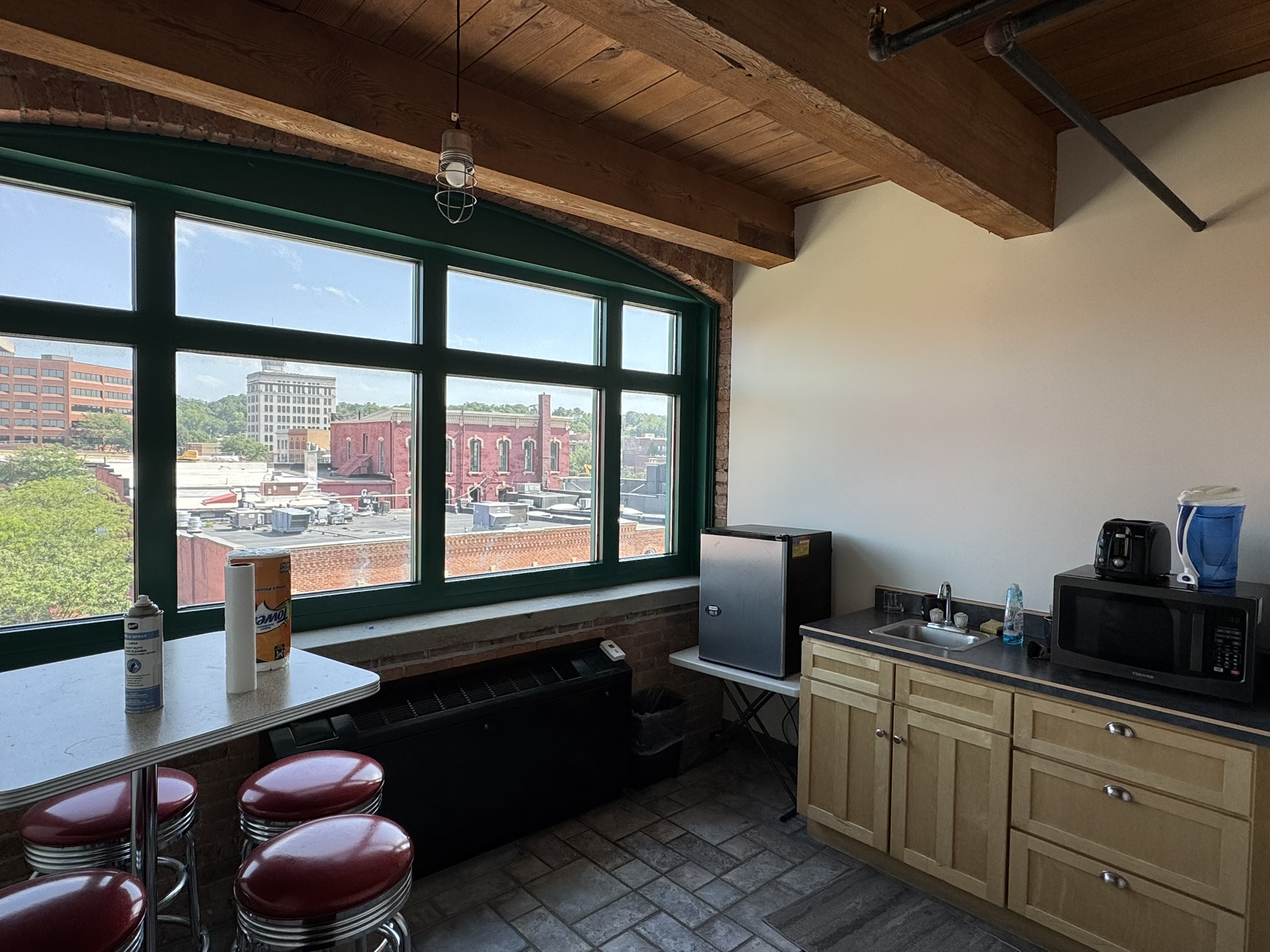 1501 River Dr — Lease in Moline, IL, photo 5 of 8