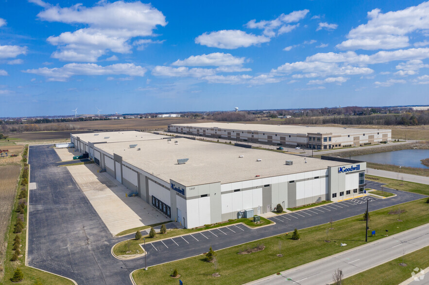 The Evolution AT INTERNATIONAL — Lease in Mount Pleasant, WI, photo 1 of 4
