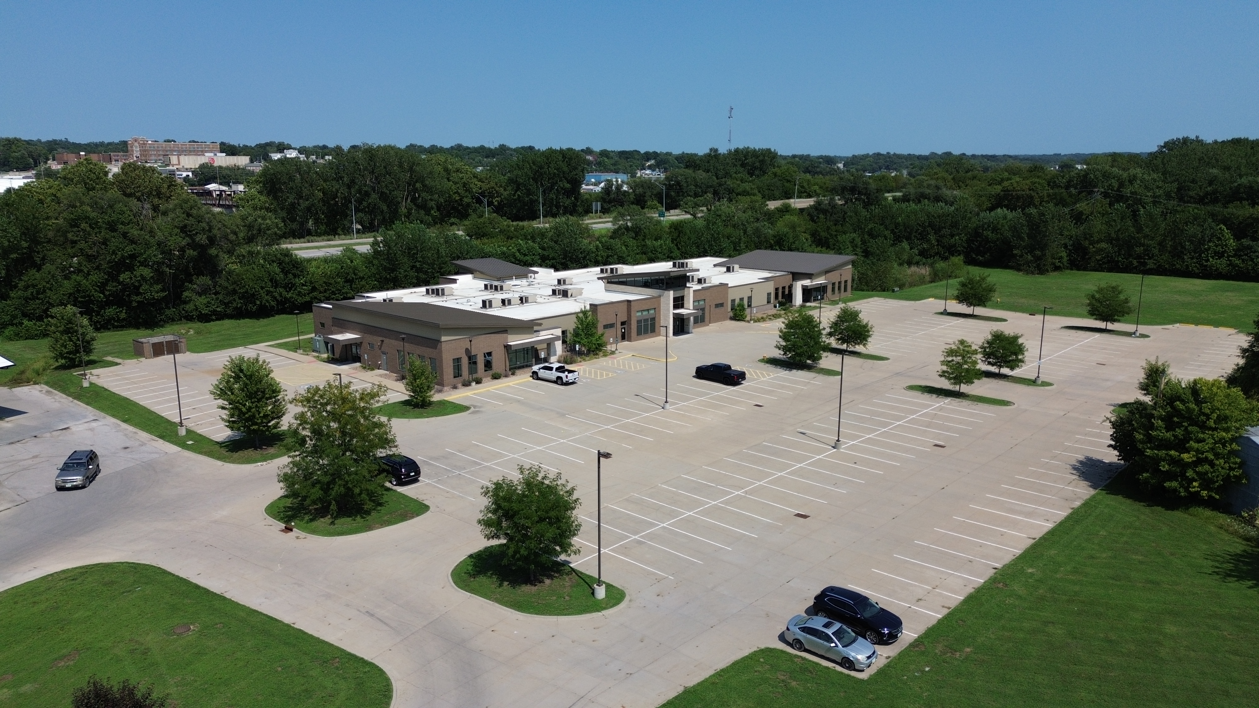 522 N Hancock St — Lease in Ottumwa, IA, photo 2 of 8
