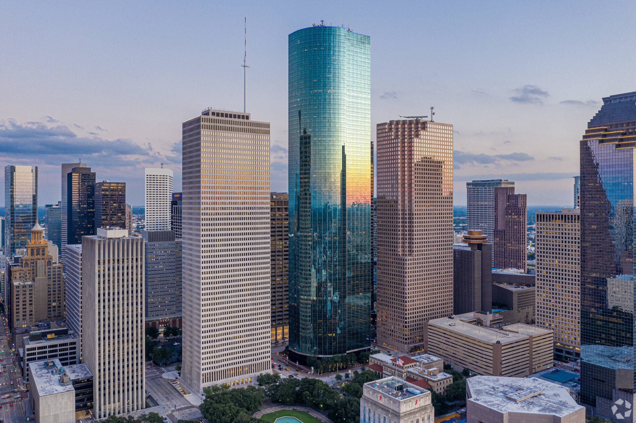 1000 Louisiana St, Houston, TX 77002