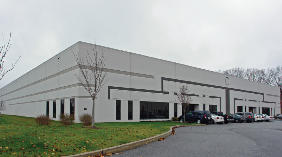 301 Berkeley Dr — Lease in Swedesboro, NJ, photo 2 of 7