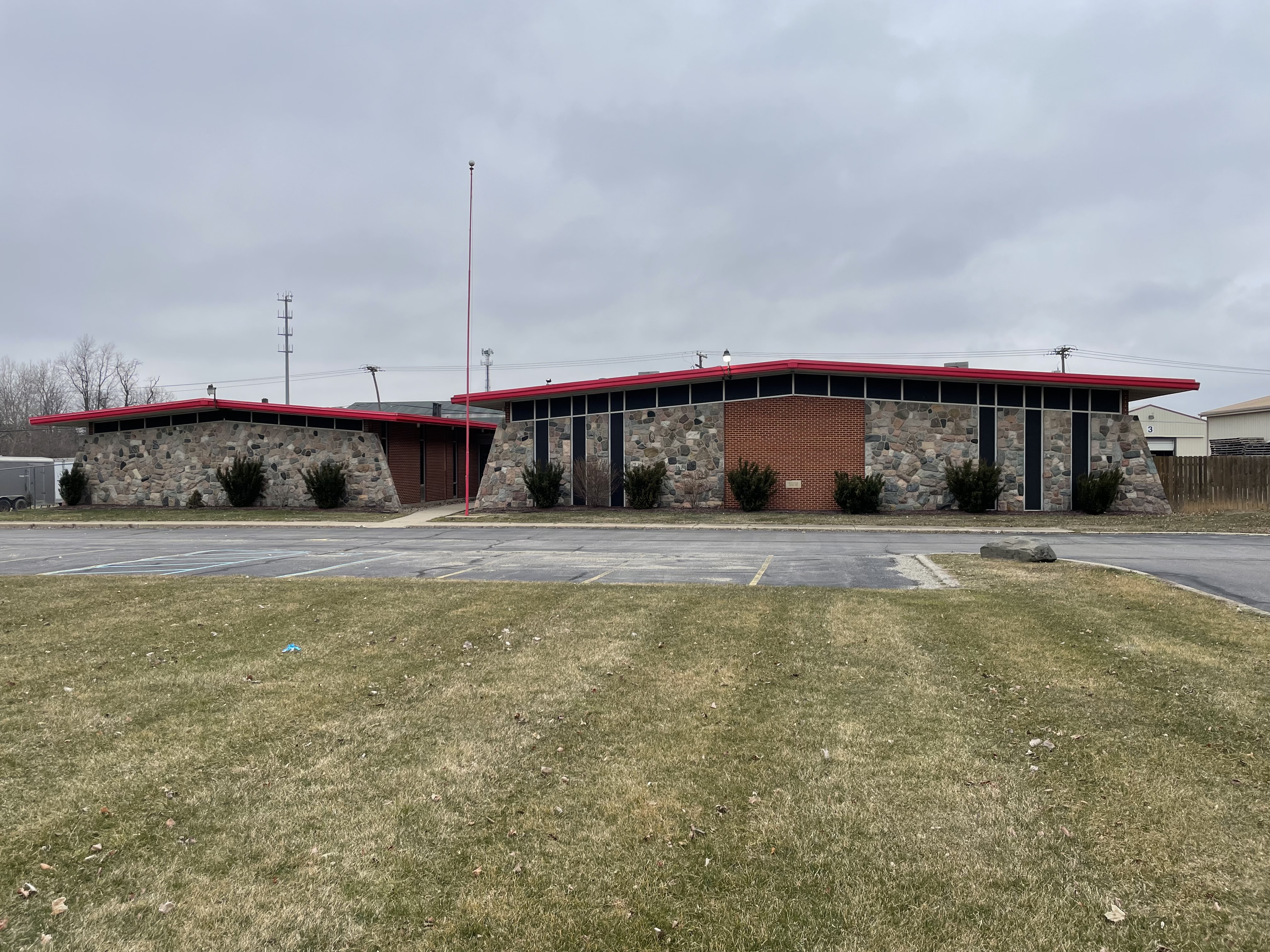 5300 W Michigan Ave — Lease in Ypsilanti, MI, photo 1 of 4