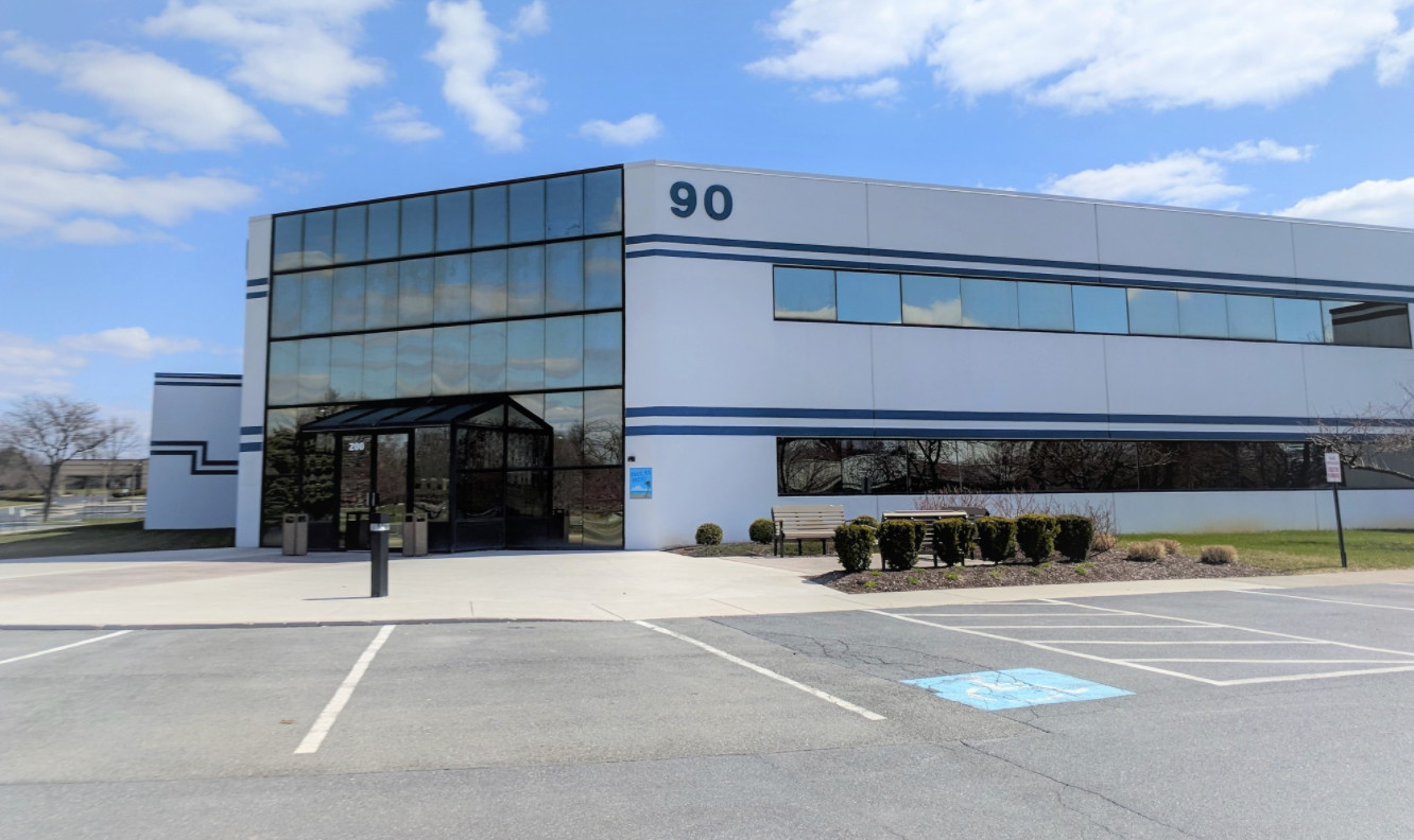 90 S Commerce Way — Lease in Bethlehem, PA, photo 2 of 8