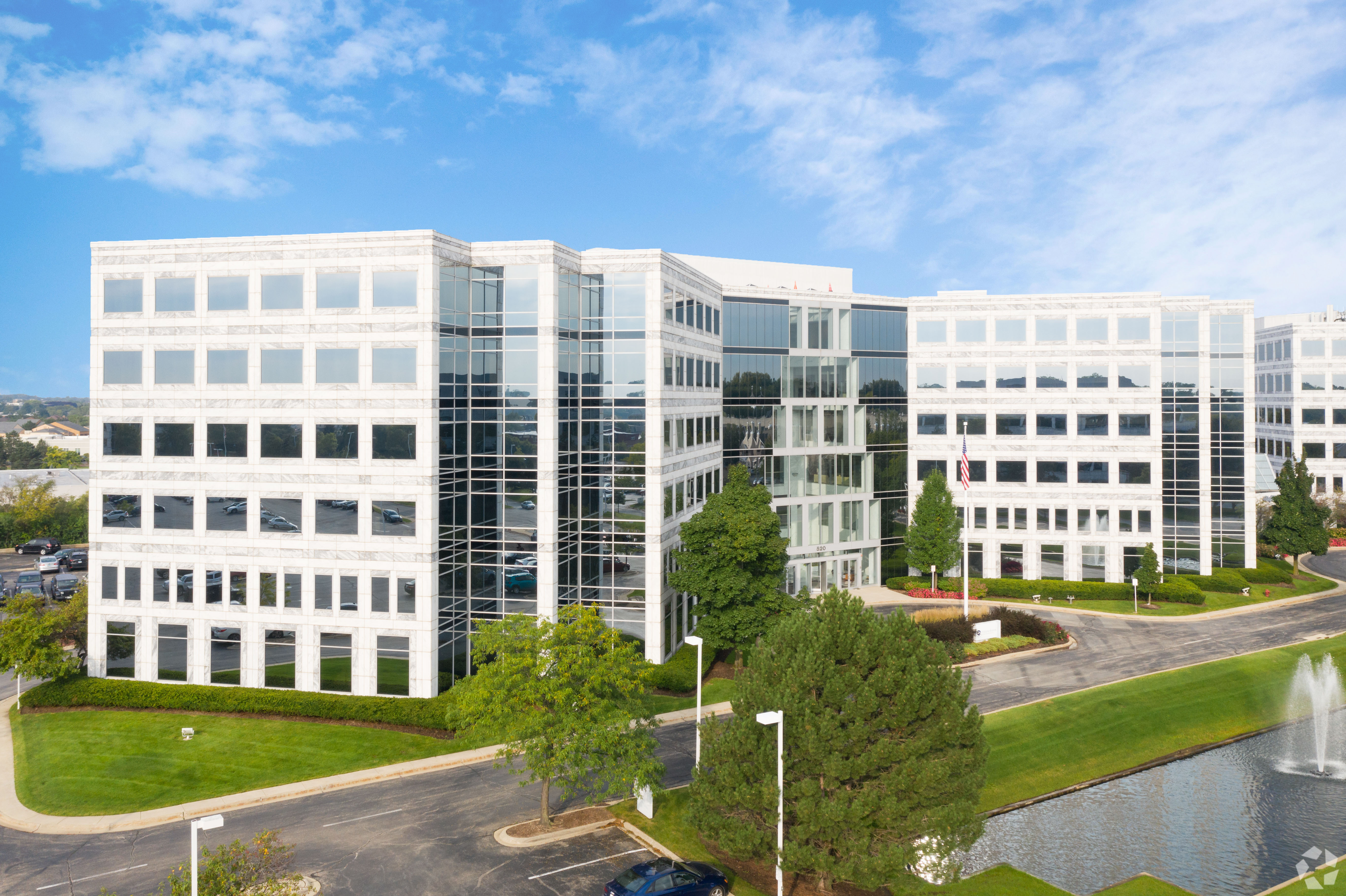 Corporate 540 — Lease in Deerfield, IL, photo 2 of 8