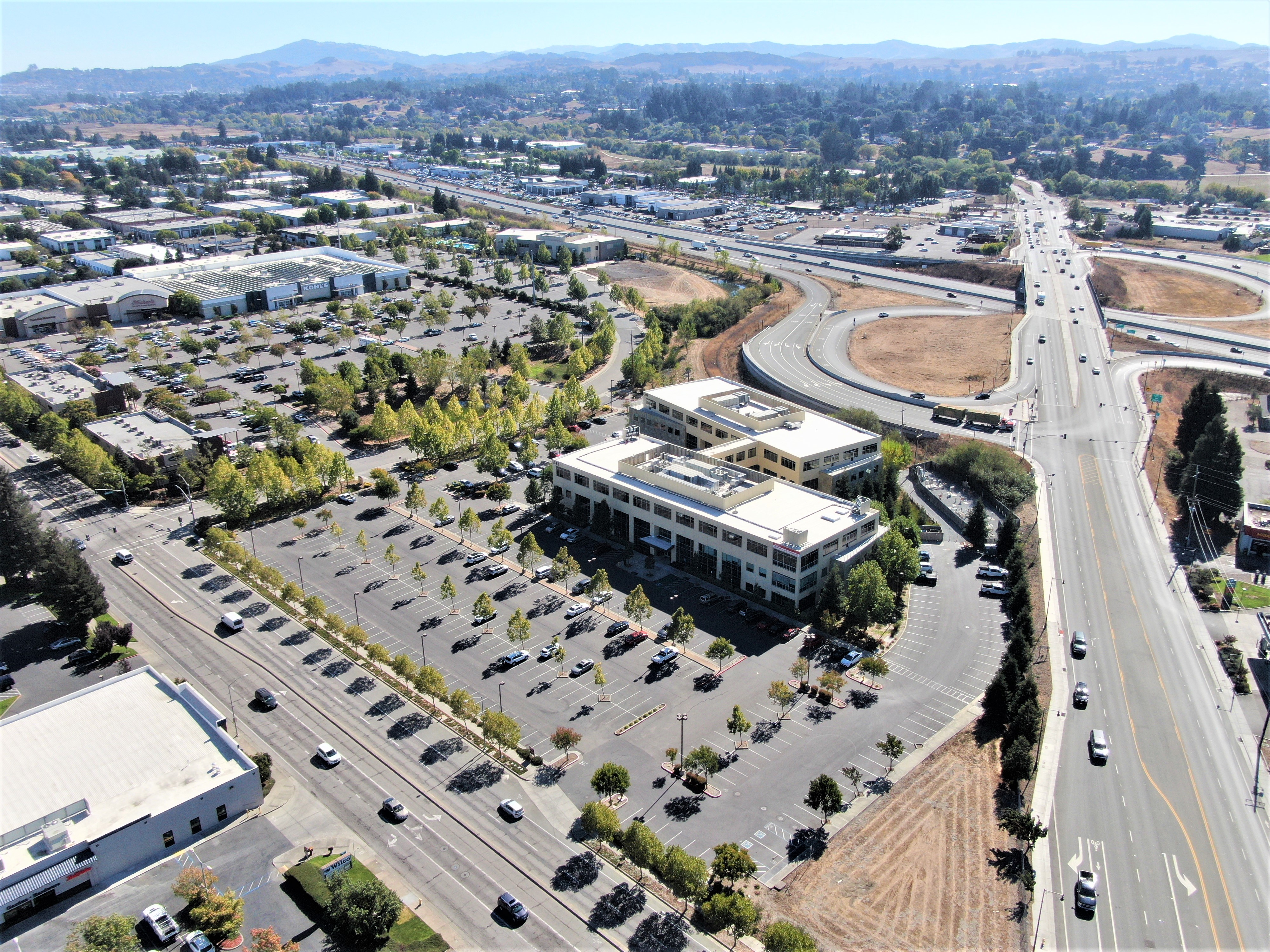 Redwood Medical Center — Lease in Petaluma, CA, photo 1 of 8