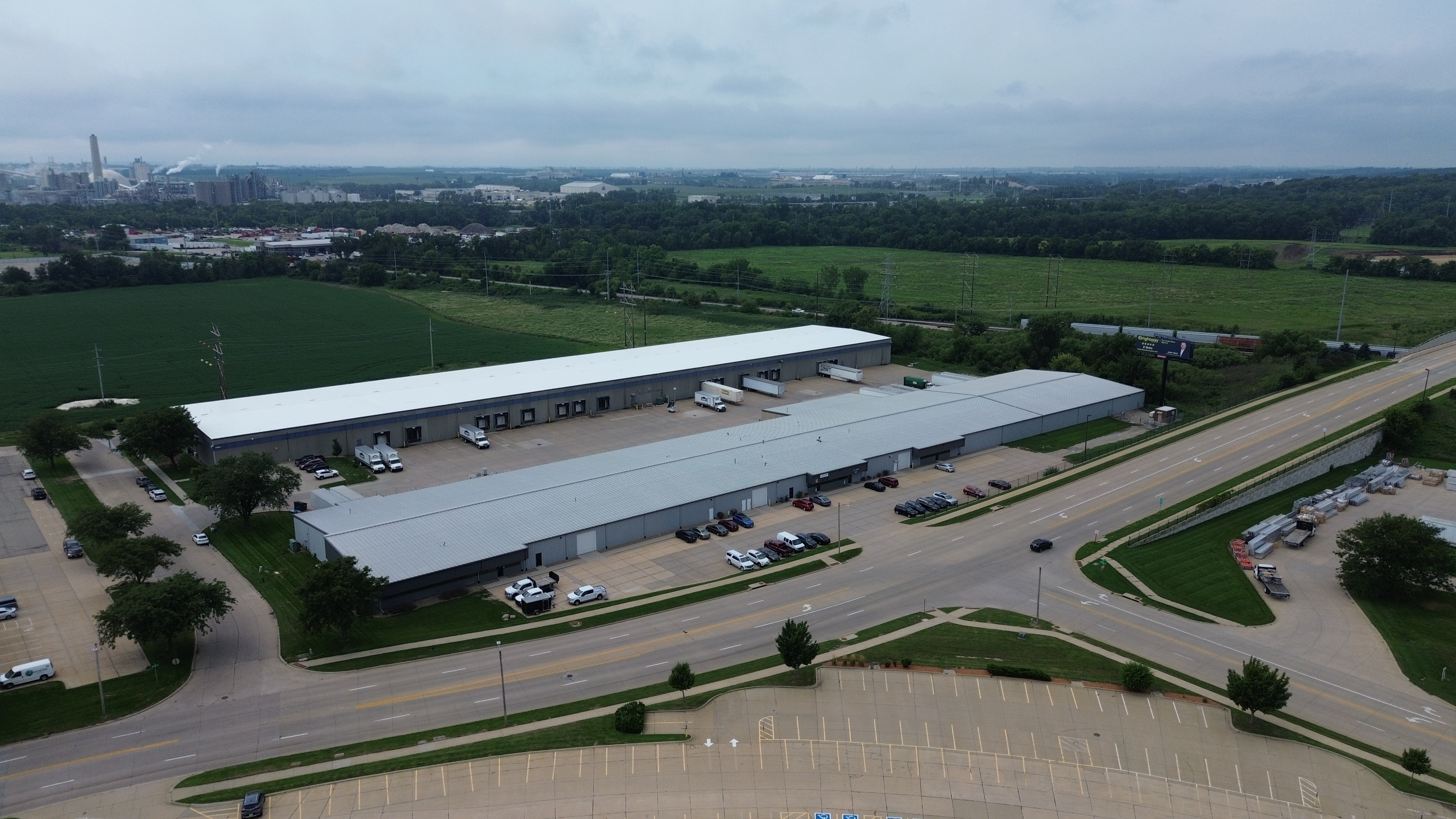 1005 33rd Ave SW — Lease in Cedar Rapids, IA, photo 1 of 8
