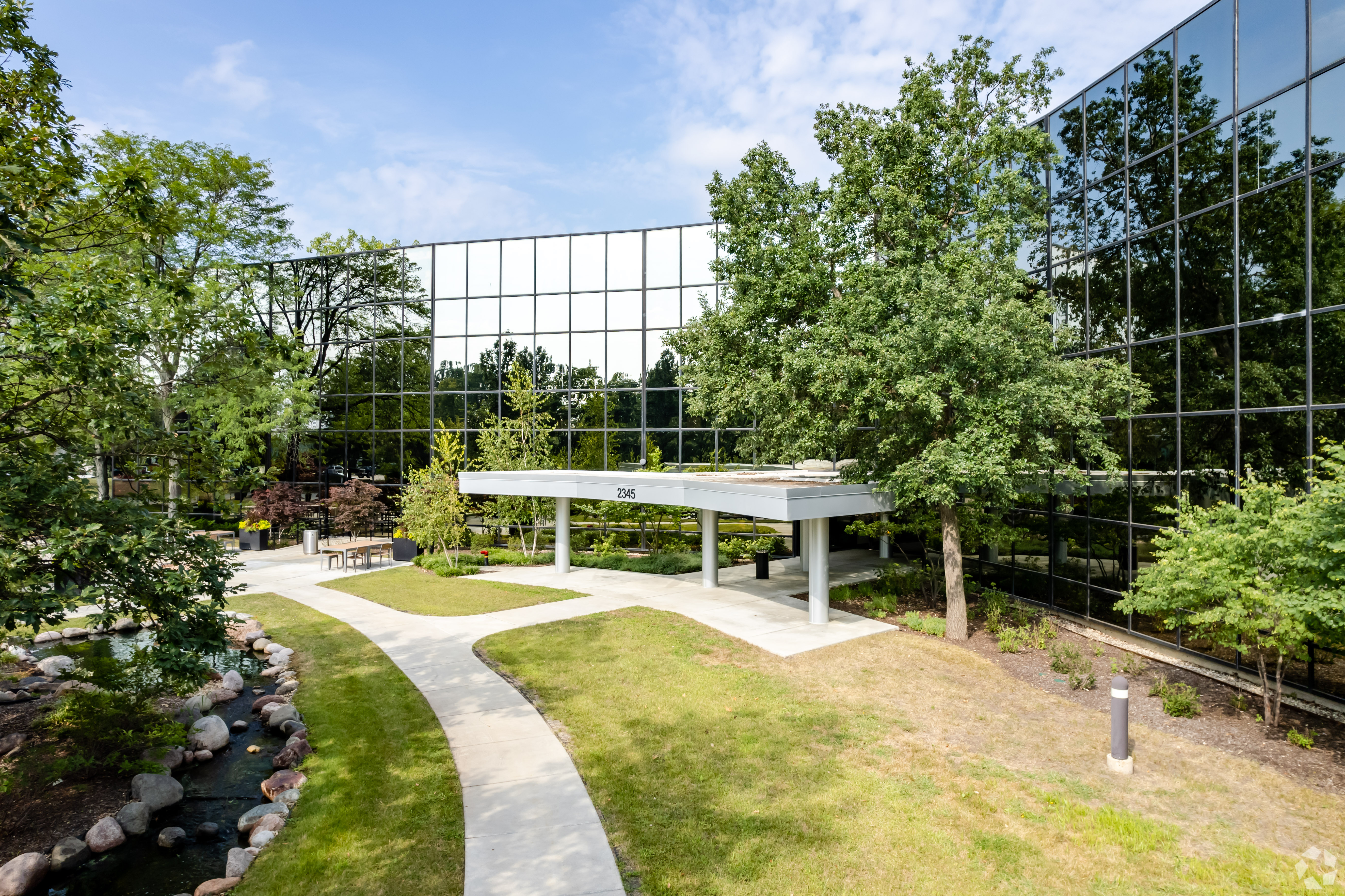 Bannockburn Lakes II — Lease in Bannockburn, IL, photo 4 of 8