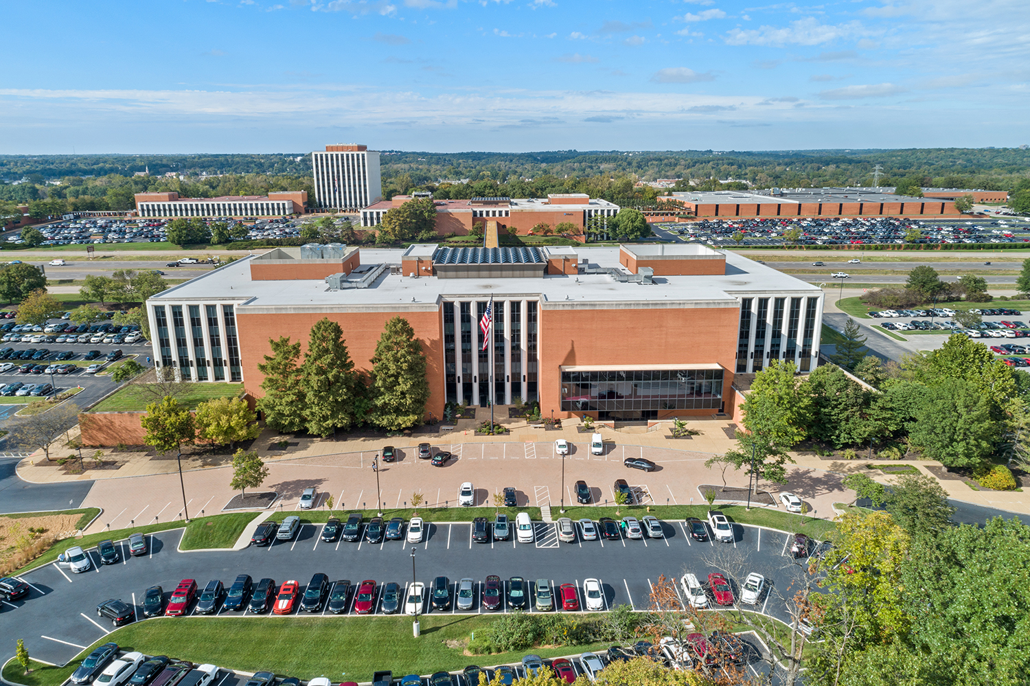 Maritz Corporate Campus — Lease in Fenton, MO, photo 1 of 8
