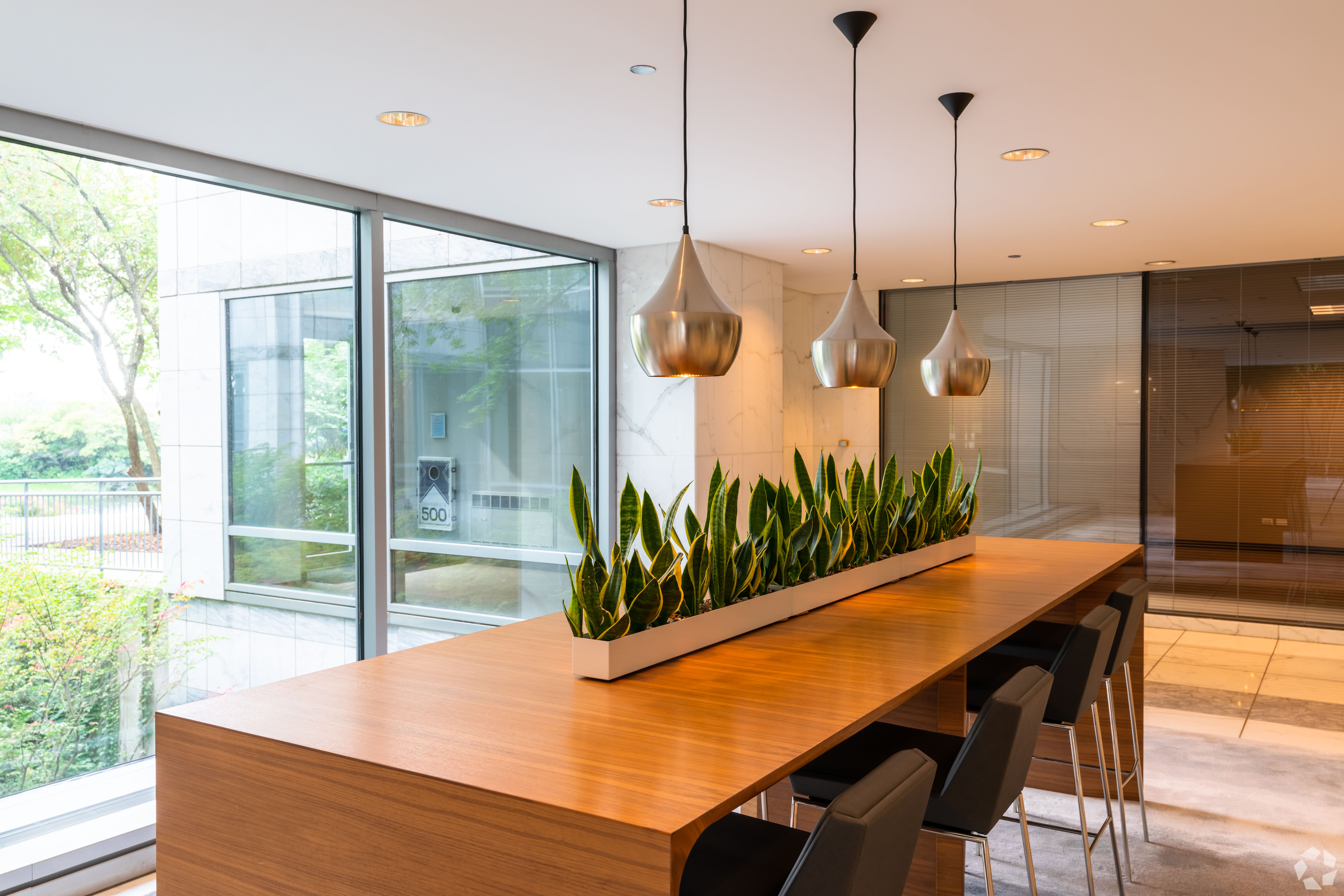 Corporate 500 — Lease in Deerfield, IL, photo 3 of 8