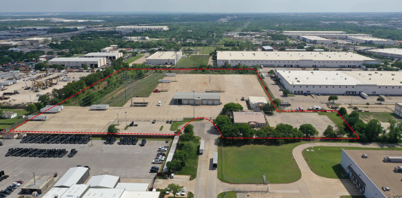 Truck Terminal - Upper Great Southwest Submarket — Lease in Grand Prairie, TX, photo 1 of 4
