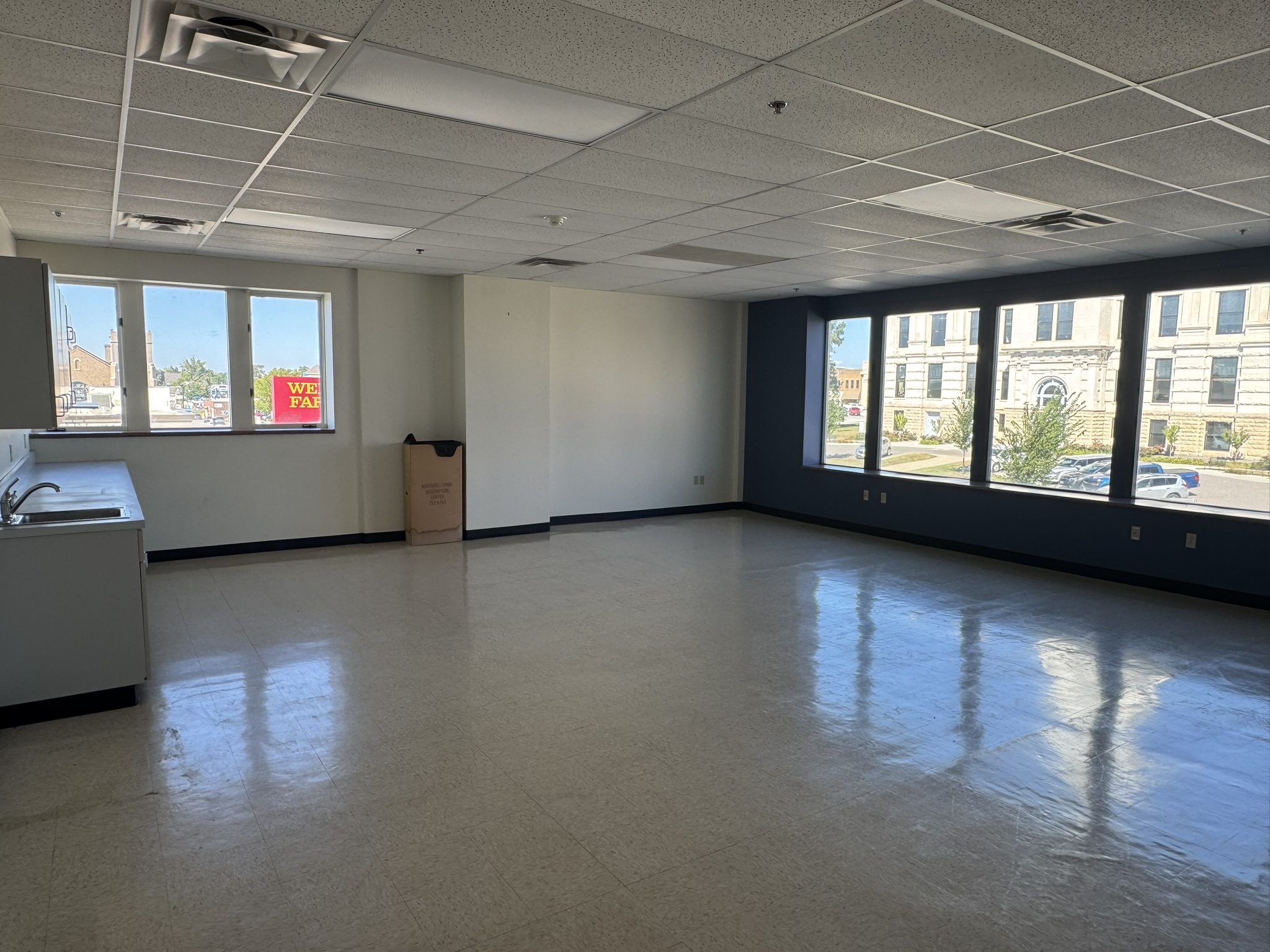 11 E Church St - photo 3 - Marshalltown, IA