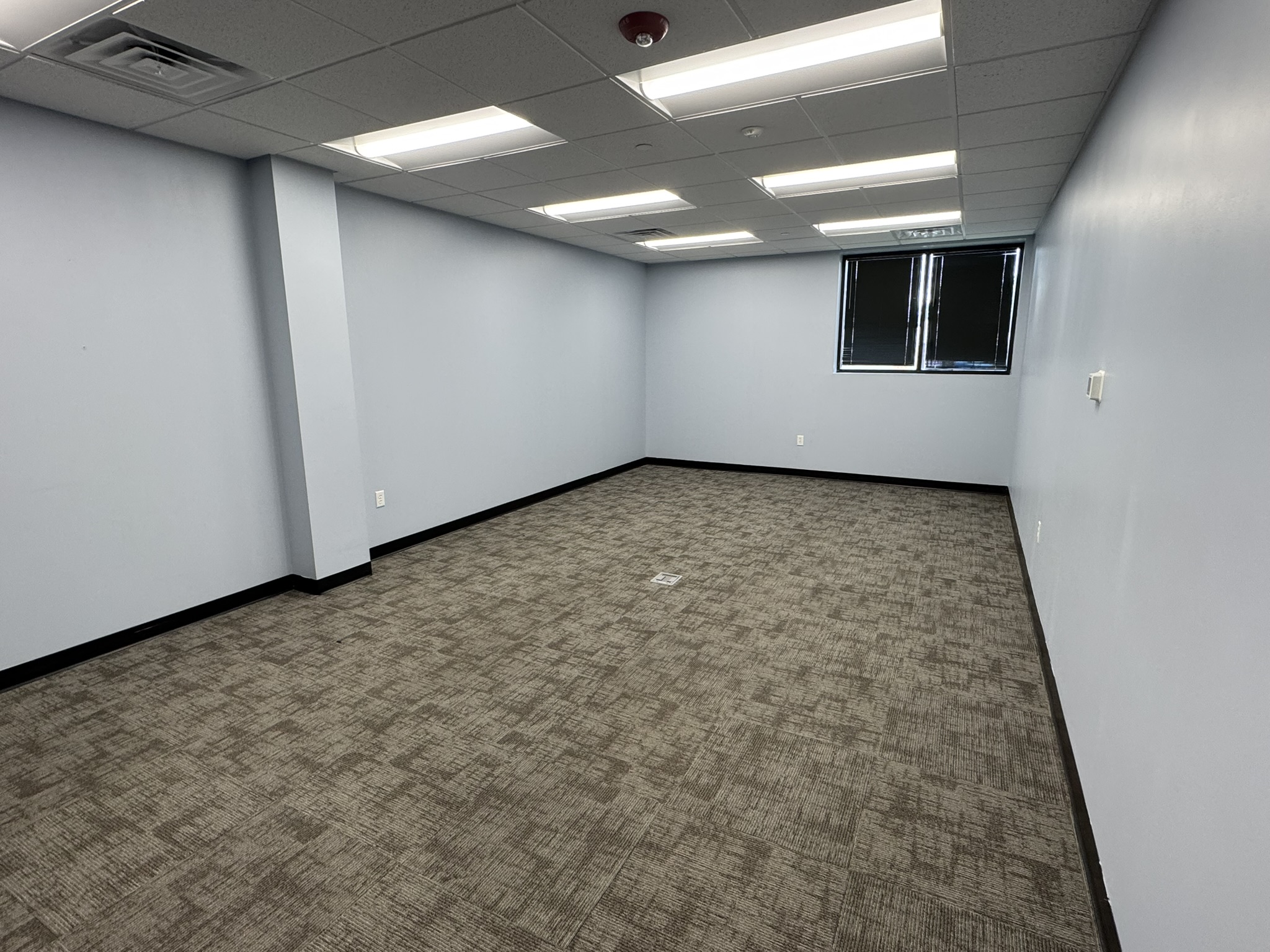 211 SW Walnut St — Lease in Ankeny, IA, photo 7 of 8