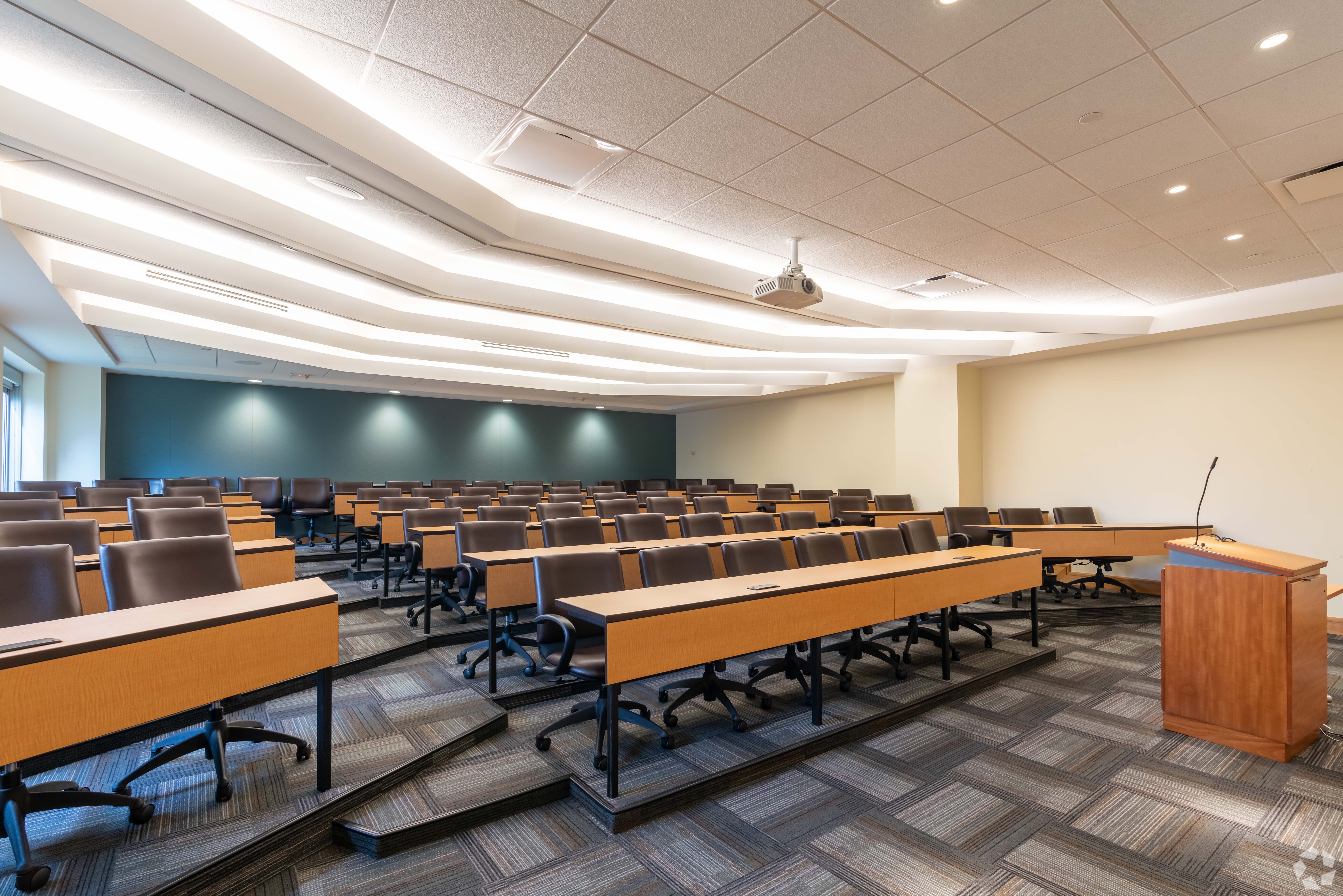 Corporate 540 — Lease in Deerfield, IL, photo 7 of 8