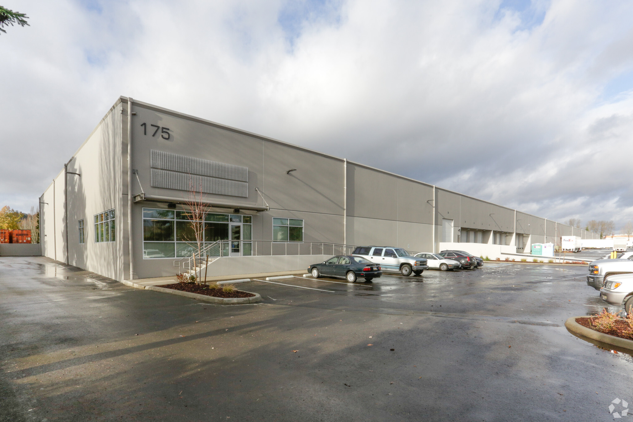 North Valley 64 — Lease in Kent, WA, photo 1 of 4