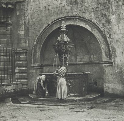 Antiker Brunnen in Ragusa.