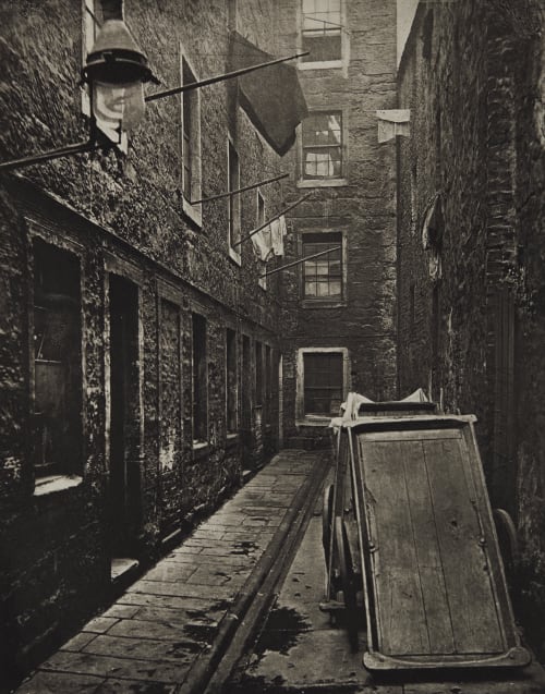 Close No. 136 Saltmarket Annan, Thomas  (Scottish, 1829-1887)