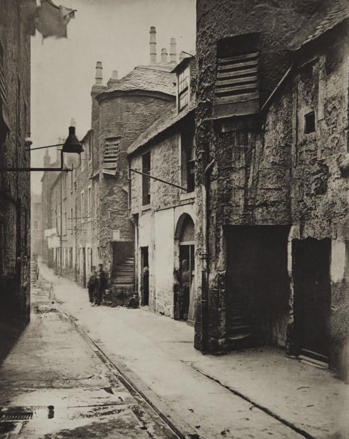 Close No. 139 Saltmarket Annan, Thomas  (Scottish, 1829-1887)