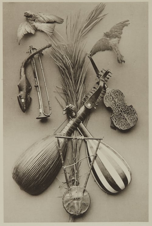 Trophäe Von Musik-Instrumenten. Unknown 