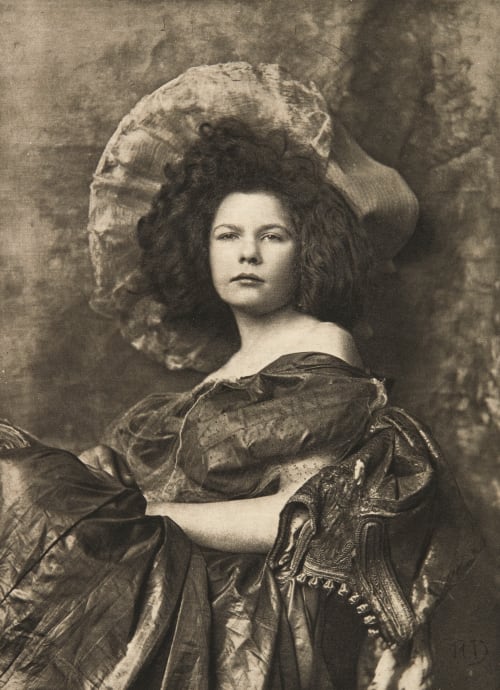 Etude de Femme (buste) Demachy, Robert  (French, 1859-1936)