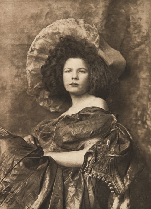 Etude de Femme (buste) Demachy, Robert  (French, 1859-1936)