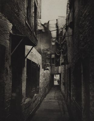 Close No. 101, High Street