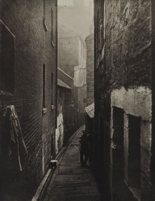 Close No. 31 Saltmarket