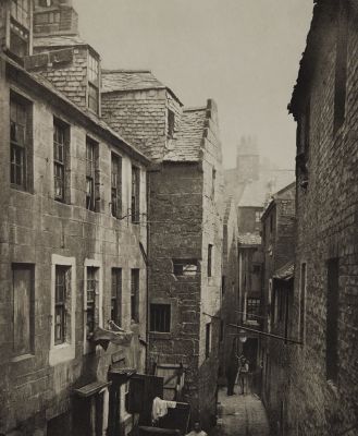 Close No. 122 Saltmarket