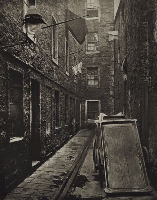 Close No. 136 Saltmarket