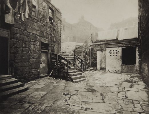 Close No. 267 High Street