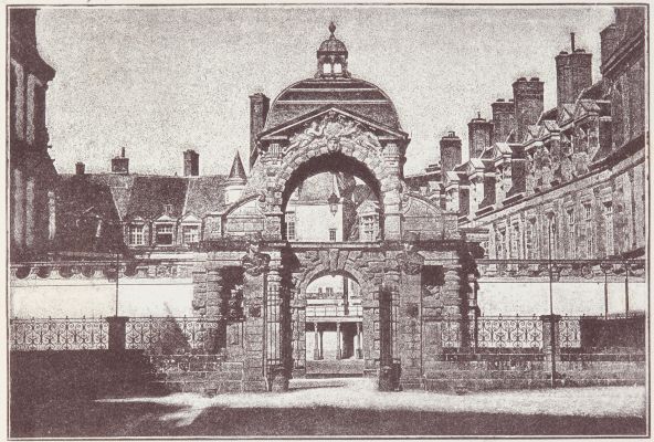 Vue du Baptistére Louis XIII