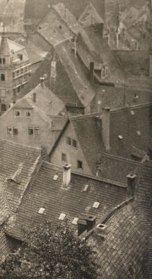 Over the House Tops, Missen