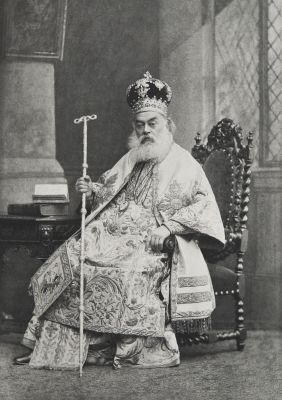 Sr. Emminenz, Antonio Chariatis