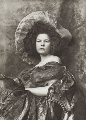 Etude de Femme (Buste)