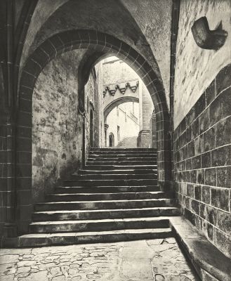 Pl. 7 L’escalier abbatial