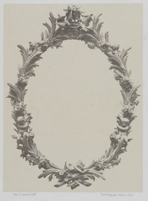 Meubles et cadres en bois sculptés