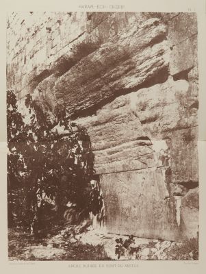 Arche Ruinee du Pont du Xystuus