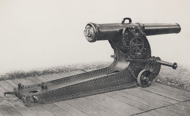 Canon Court de 155 M/M sur Affût de Siège