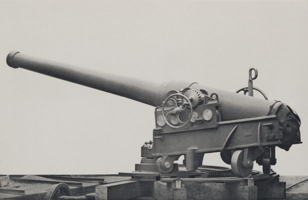 Canon de 14 C/M Sur Affût a Pivot Avant