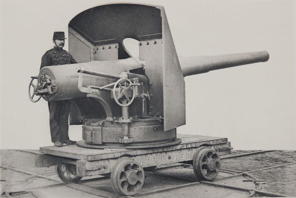 Affût de Bord a Pivot Central