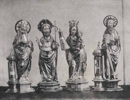 Reliquaires en Forme de Statuette