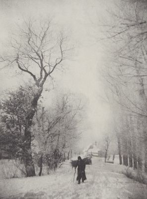 Holzsammler im Schnee